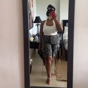 Meet your Posher, Chi-chi